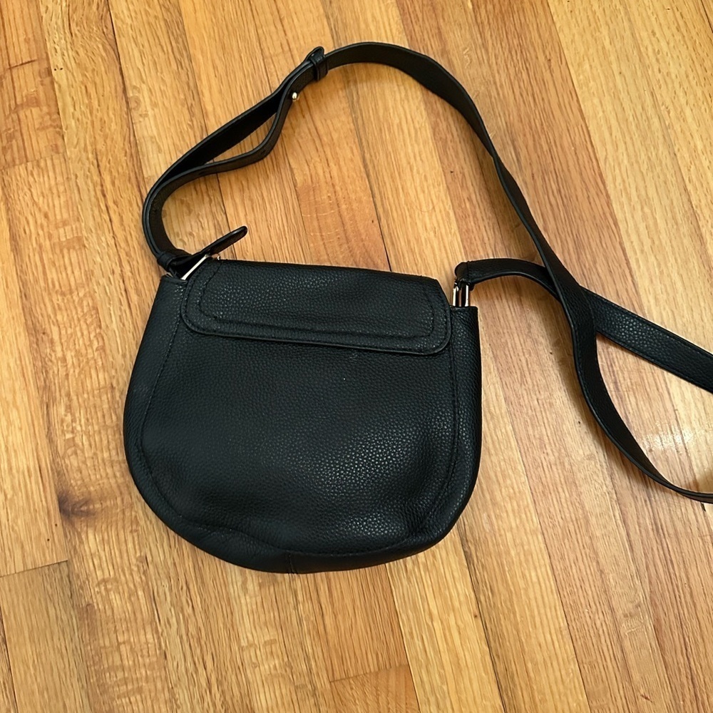 MARC JACOBS
Textured Leather Crossbody Saddle Bag - Picture 4 of 11